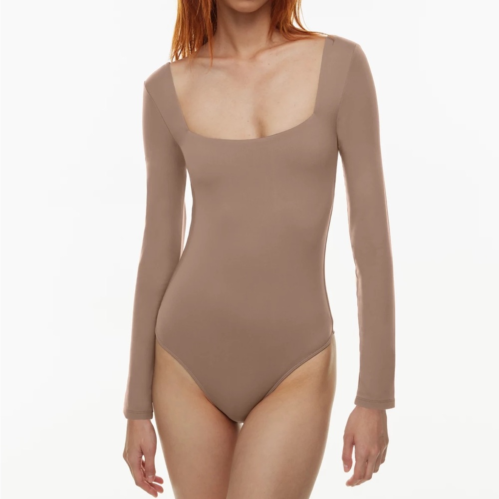 Aritzia babaton contour bodysuit